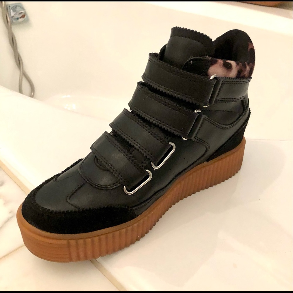 STEVEN by Steve Madden Chevvie sneaker: black-like new!